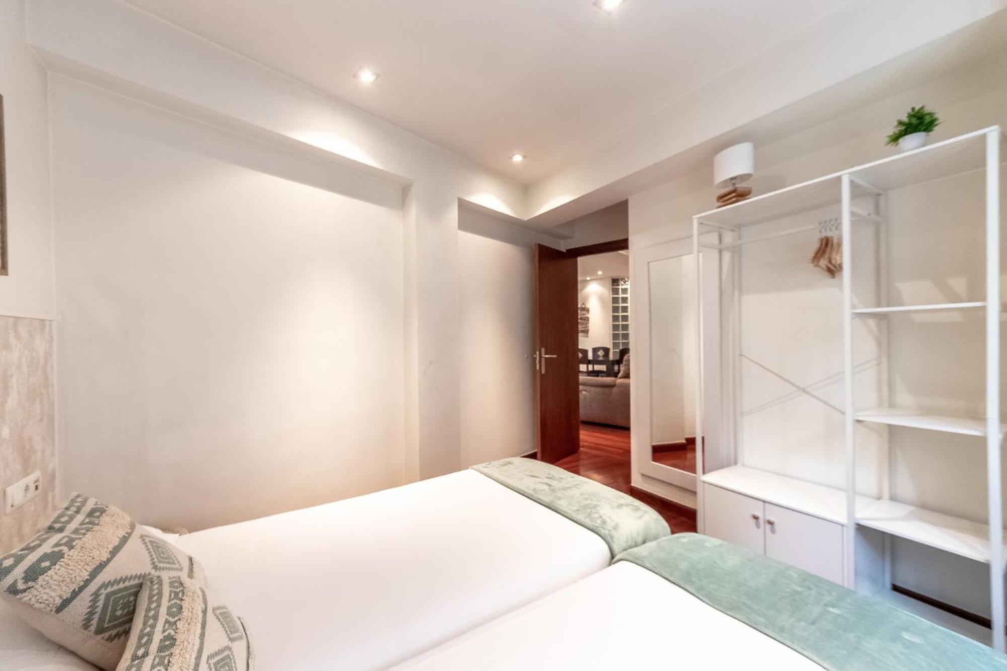 Appartamento Amplio Y Acogedor Junto A Plaza Zabalburu Bilbao Esterno foto